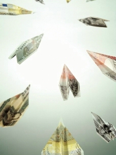 钞票做的纸飞机图片