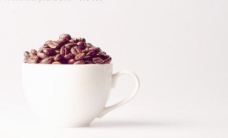 咖啡杯咖啡粒图片