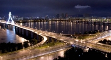 城市交通夜景图片
