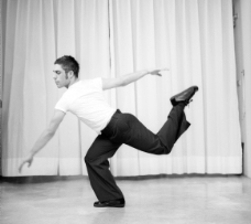 舞蹈男演员图片