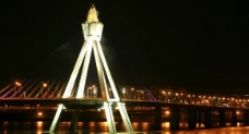 桥梁照明图片